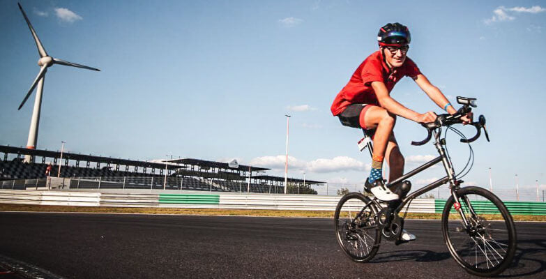 432km VELLO on a folding bike: This cyclist breaks the world record!