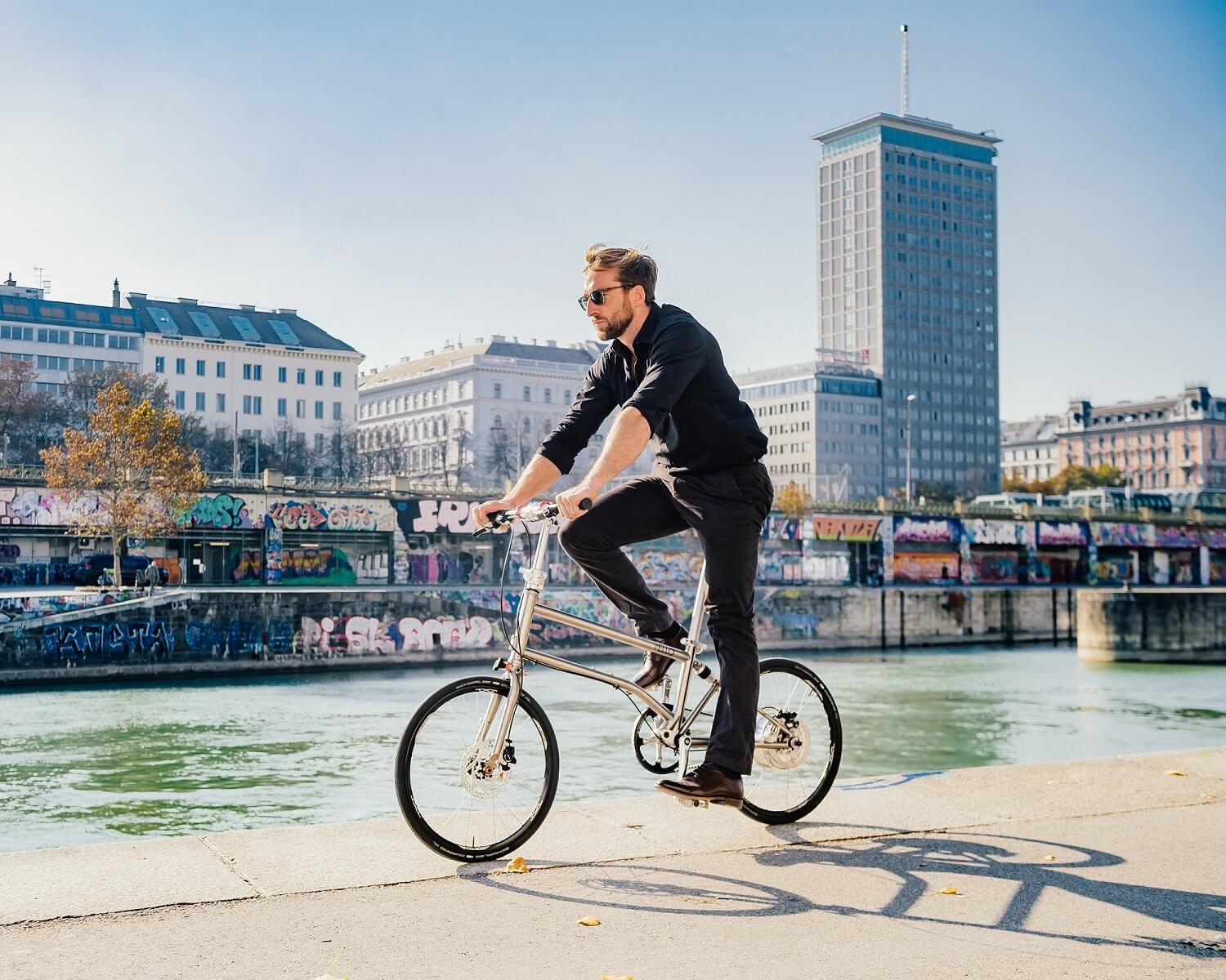 VELLO Bike+ TITANIUM Folding City Bike Urban - Electric Bicycle City Tour